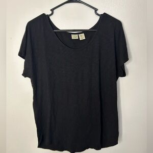 Lucy & Laurel Plain Black Tee